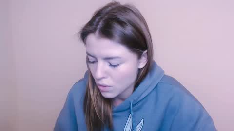 Snapshot of missoliviaa_ chatting on January 14, 3:04 pm Olivia online show from January 14, 3:04 pm