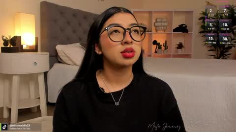 Mafe Jimenez online show from April 15, 1:22 pm