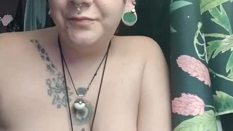 missxmoth444 online show from November 18, 10:22 pm