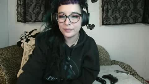 Missy Dee online show from April 12, 7:00 am