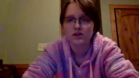 Lassie Cassie online show from March 29, 3:27 am