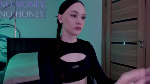 Snapshot of mistress_mialibra chatting on October 25, 11:22 pm Mistress Mia online show from October 25, 11:22 pm
