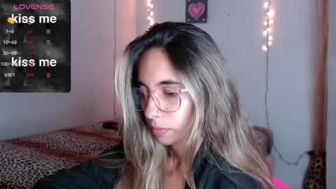 mitchwilson1 online show from September 18, 4:11 am