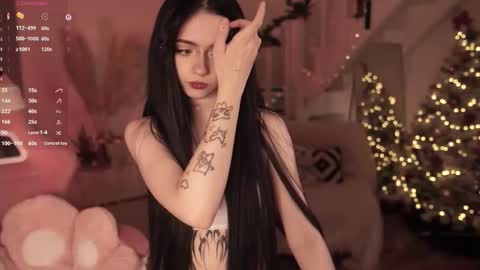 Yuka online show from December 18, 7:07 pm