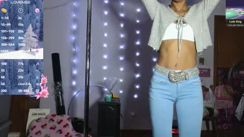 Snapshot of mocha_ chatting on January 14, 7:27 am MOCHA   JAMES THE NPC  online show from January 14, 7:27 am
