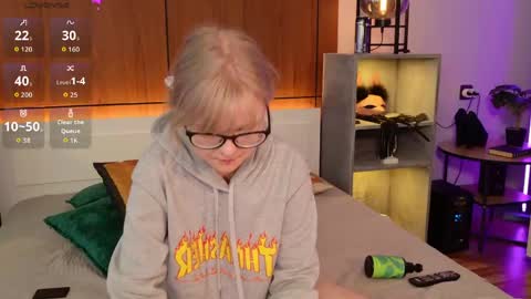 moliqin online show from April 25, 1:41 pm