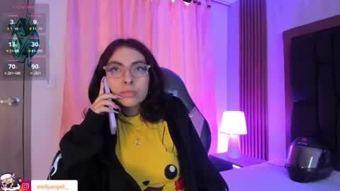 Molly online show from June 9, 5:01 pm