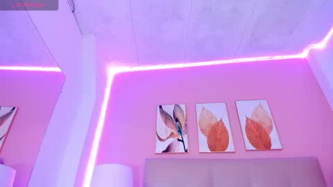    online show from March 25, 4:32 pm