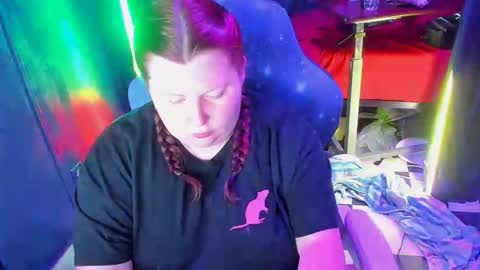 molly_moons online show from April 18, 1:08 am