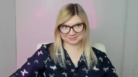 Molly online show from October 26, 12:55 pm