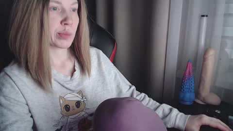 I have new photos come and see with love Molly online show from February 27, 2:54 pm