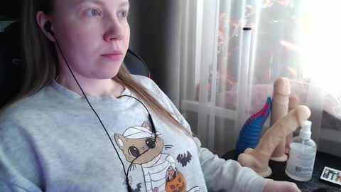 I have new photos come and see with love Molly online show from March 12, 10:18 am