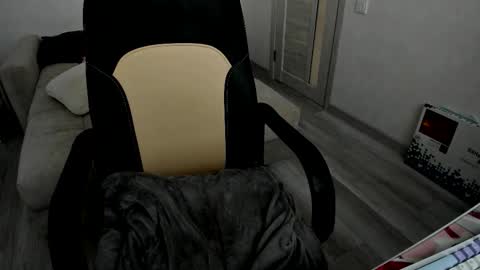 Snapshot of molly_sweetbaby chatting on September 28, 2:22 pm Ill tell you when were private online show from September 28, 2:22 pm