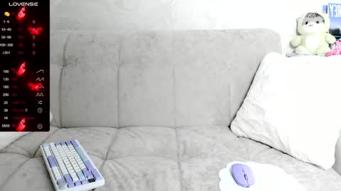 Snapshot of molly_sweetbaby chatting on December 22, 3:11 pm Ill tell you when were private online show from December 22, 3:11 pm