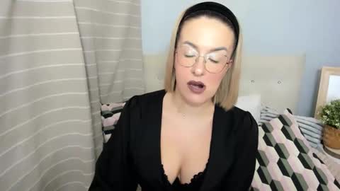 MollyCrazy online show from December 19, 5:38 pm