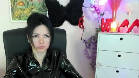 Molly online show from March 13, 7:42 am