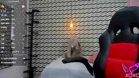 MOLLY online show from November 6, 7:31 pm