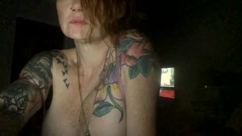 Mollystarrr online show from August 6, 8:10 am