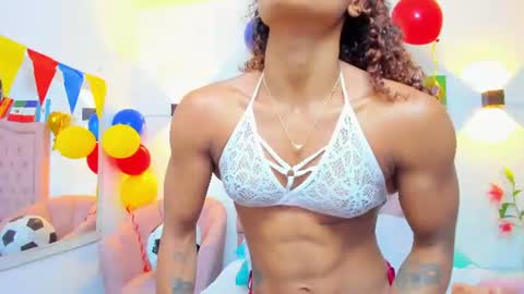 molyrestrepo online show from June 11, 12:32 am