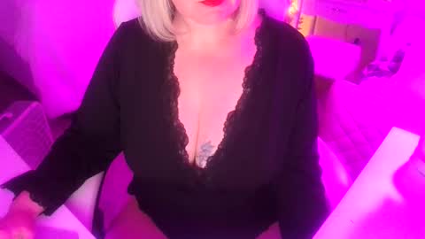 Just Julia online show from May 27, 6:32 am