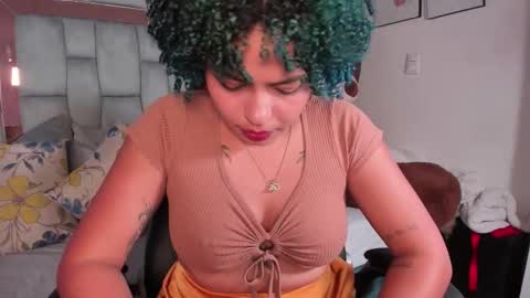 Momo  online show from November 22, 3:31 am