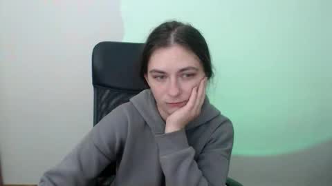 monakali online show from November 22, 8:39 am