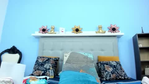 paola online show from November 22, 5:59 pm