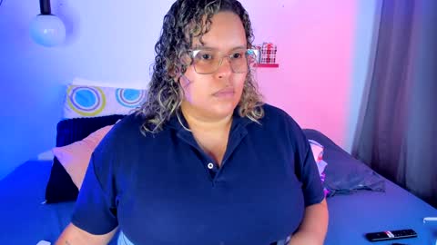 aleja      independent model       online show from January 31, 8:22 pm