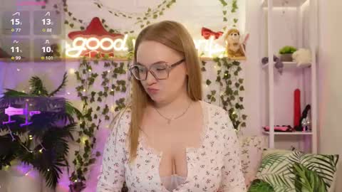 monicaasis online show from December 20, 6:12 pm