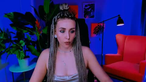 monicariley online show from May 8, 10:18 am