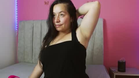 Snapshot of monickhot303av chatting on December 19, 4:23 am monickhot303av online show from December 19, 4:23 am