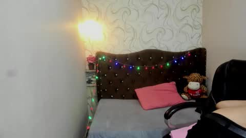 Monica online show from December 3, 4:20 pm