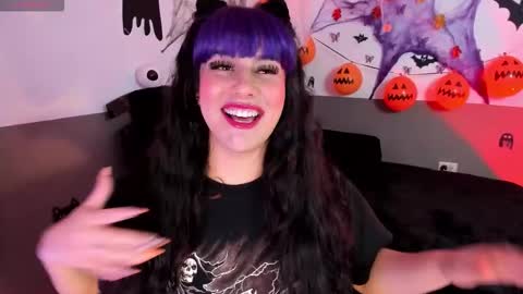 Snapshot of monse_luu chatting on October 22, 5:23 am Lu online show from October 22, 5:23 am