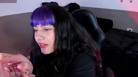 Snapshot of monse_luu chatting on October 4, 4:51 am Lu online show from October 4, 4:51 am