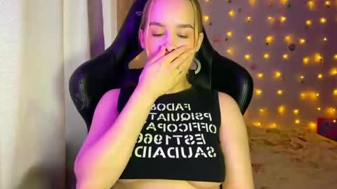 My name is Kira and I also like being called kitty online show from December 15, 7:46 am