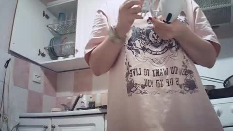 moodiemira online show from October 20, 8:01 pm