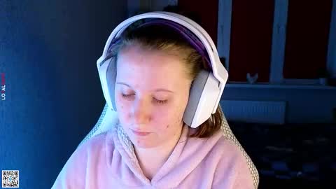 Lola online show from September 29, 4:01 pm