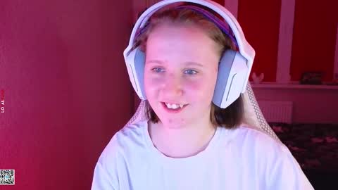 Lola online show from September 23, 5:33 pm