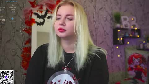 Emilia online show from October 28, 9:26 am