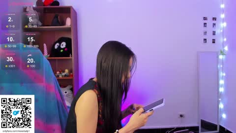 MOON  online show from December 7, 9:11 pm