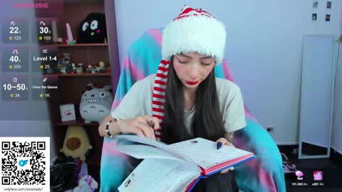 MOON  online show from December 15, 9:09 pm