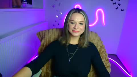 Susanna online show from March 1, 1:33 pm