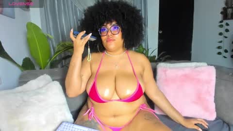 Snapshot of moradaniels chatting on January 15, 7:15 am   online show from January 15, 7:15 am