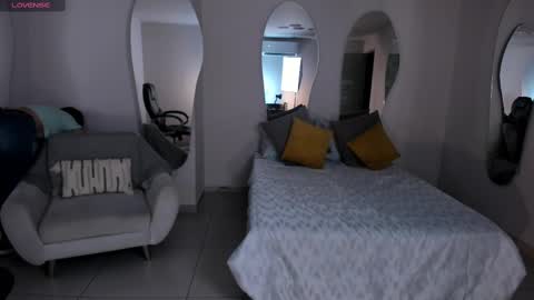 Morgan Hicks online show from February 12, 12:33 pm