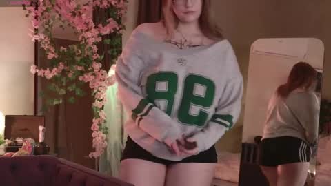 morvelyn online show from June 2, 7:26 pm
