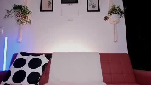 Laura online show from October 7, 4:06 am