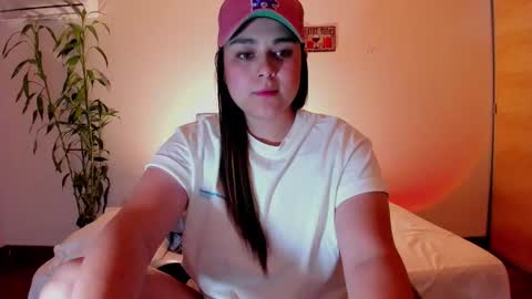 Laura online show from January 10, 2:57 am