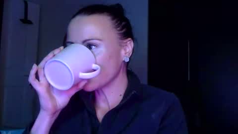 mrs_bunny_swing online show from April 15, 5:35 pm