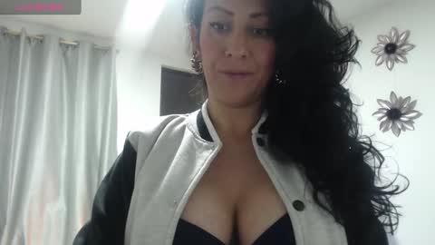 mrs_deborah online show from January 5, 11:59 am