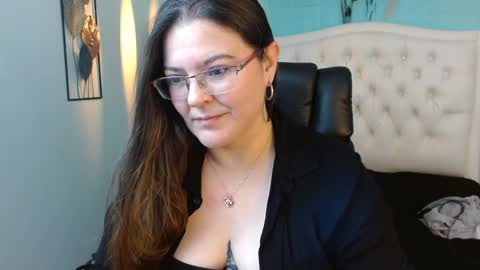 Jossie online show from March 31, 2:22 am